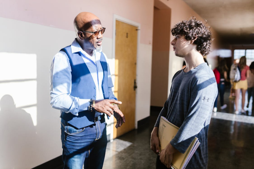teacher using how to engage disengaged students through a supportive one-on-one conversation